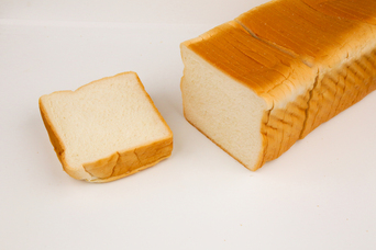 ขนมปังชนิดแผ่นหั่นบาง Sliced Bread